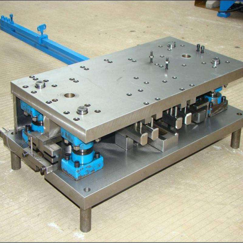 沖壓模具分類與行業(yè)術語，基礎要了解！