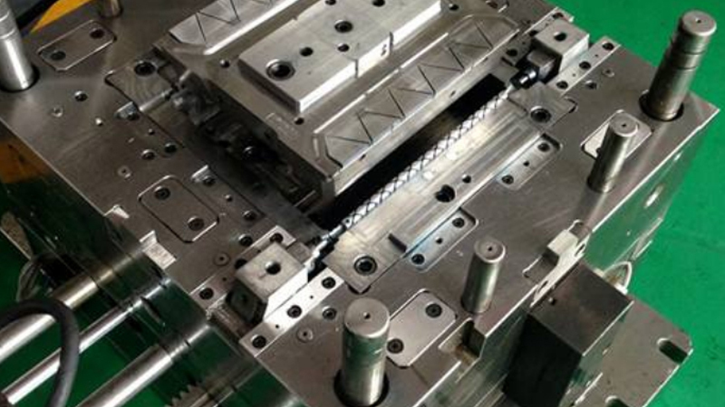 深圳塑膠模具廠，塑膠模具配件有哪些?